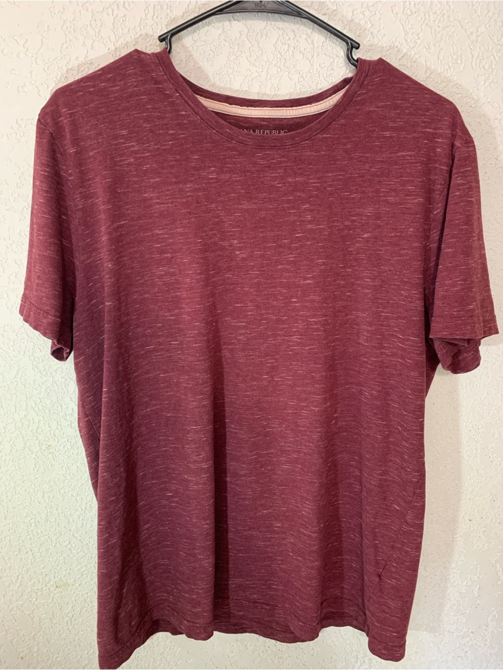 Banana Republic Men's Maroon Heather Crew Tee